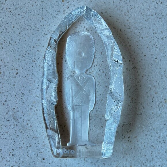Nybro Sweden Crystal Glass Figurine Of British Guard Soldier Sculpture Decoratio - Picture 8 of 10